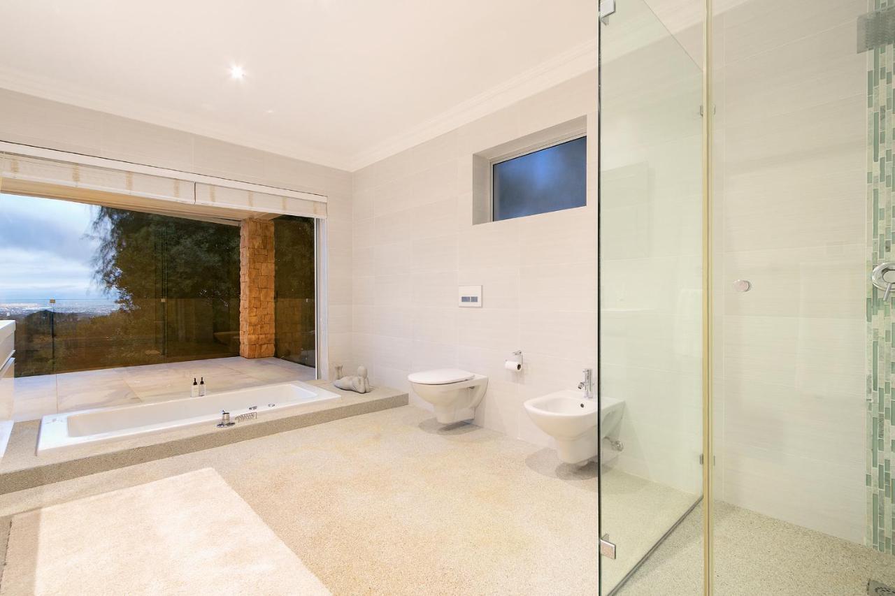 Luxury Serviced Mountain Villa In Constantia Кейптаун Екстериор снимка
